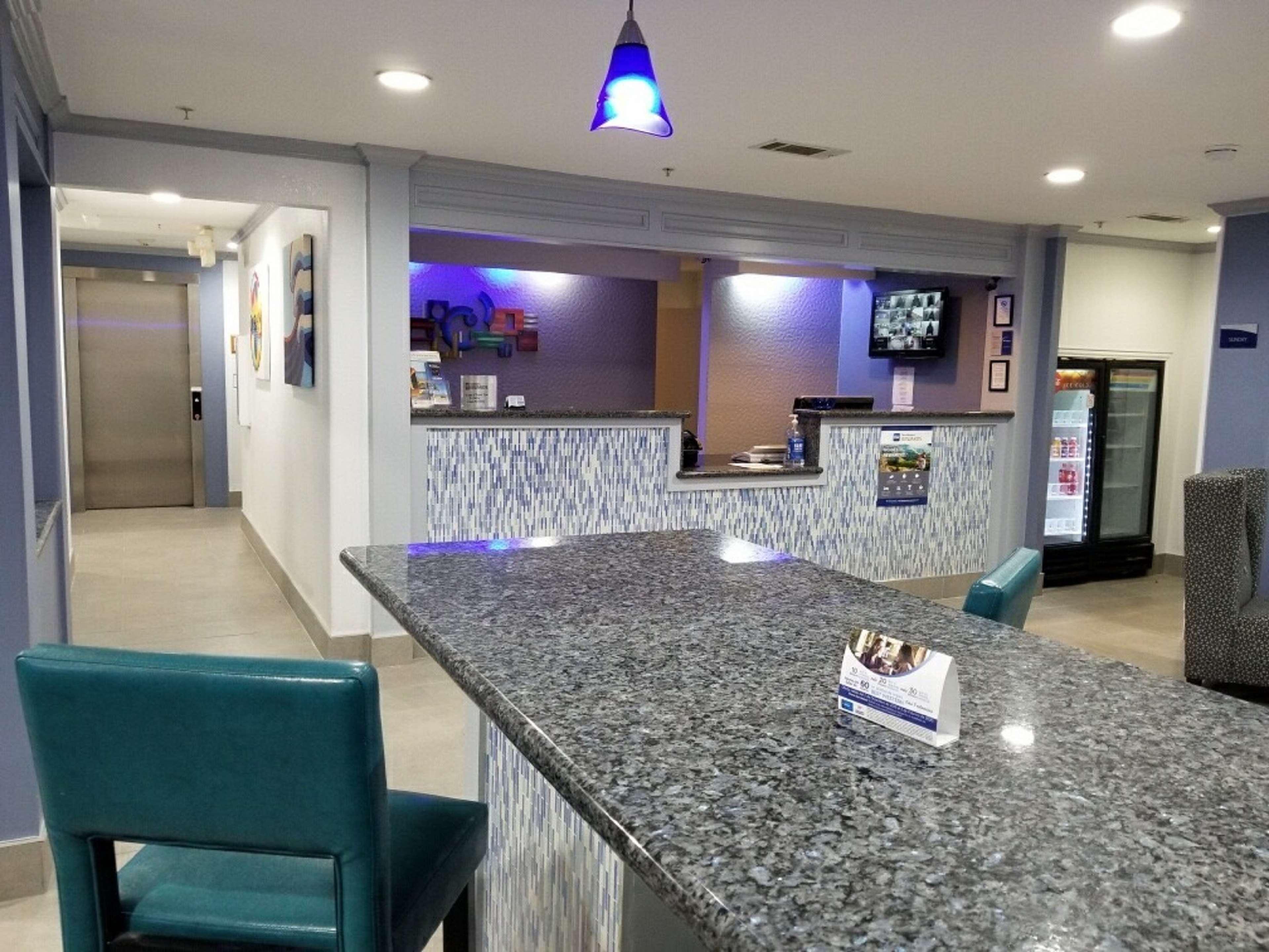 Best Western Plus Orange County Vidor Exterior photo