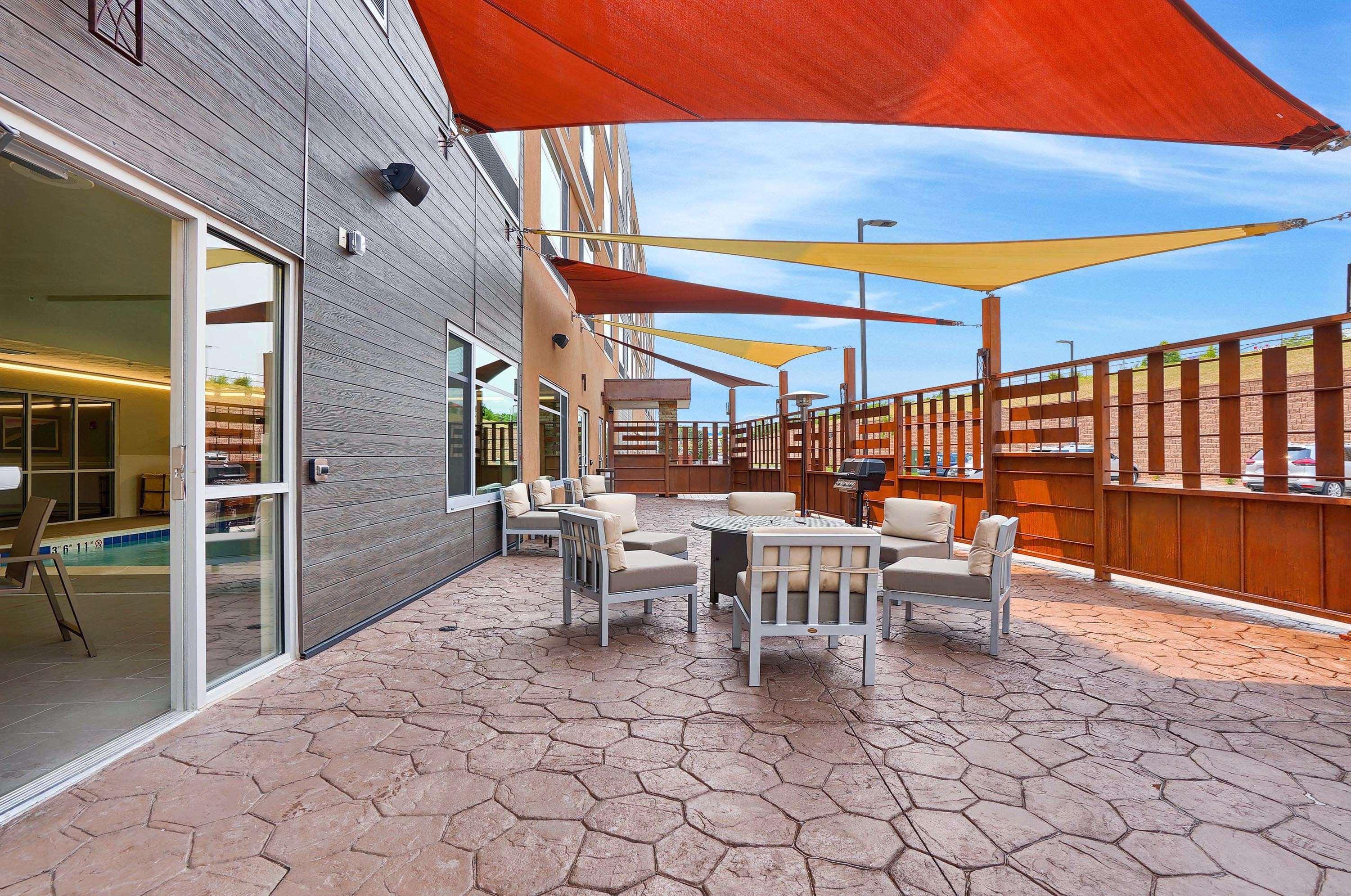 Best Western Plus Orange County Vidor Exterior photo